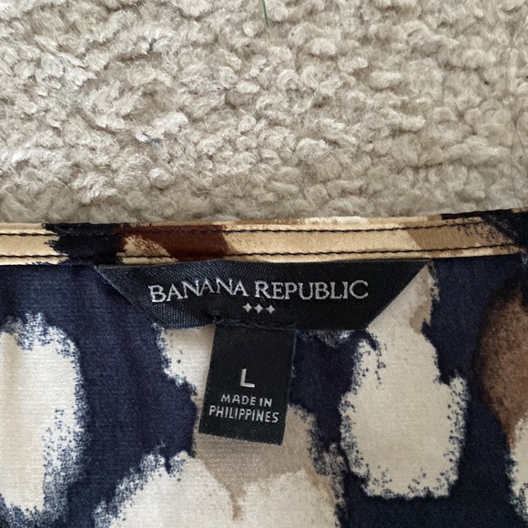 Banana Republic silky tank top - Picture 2 of 3
